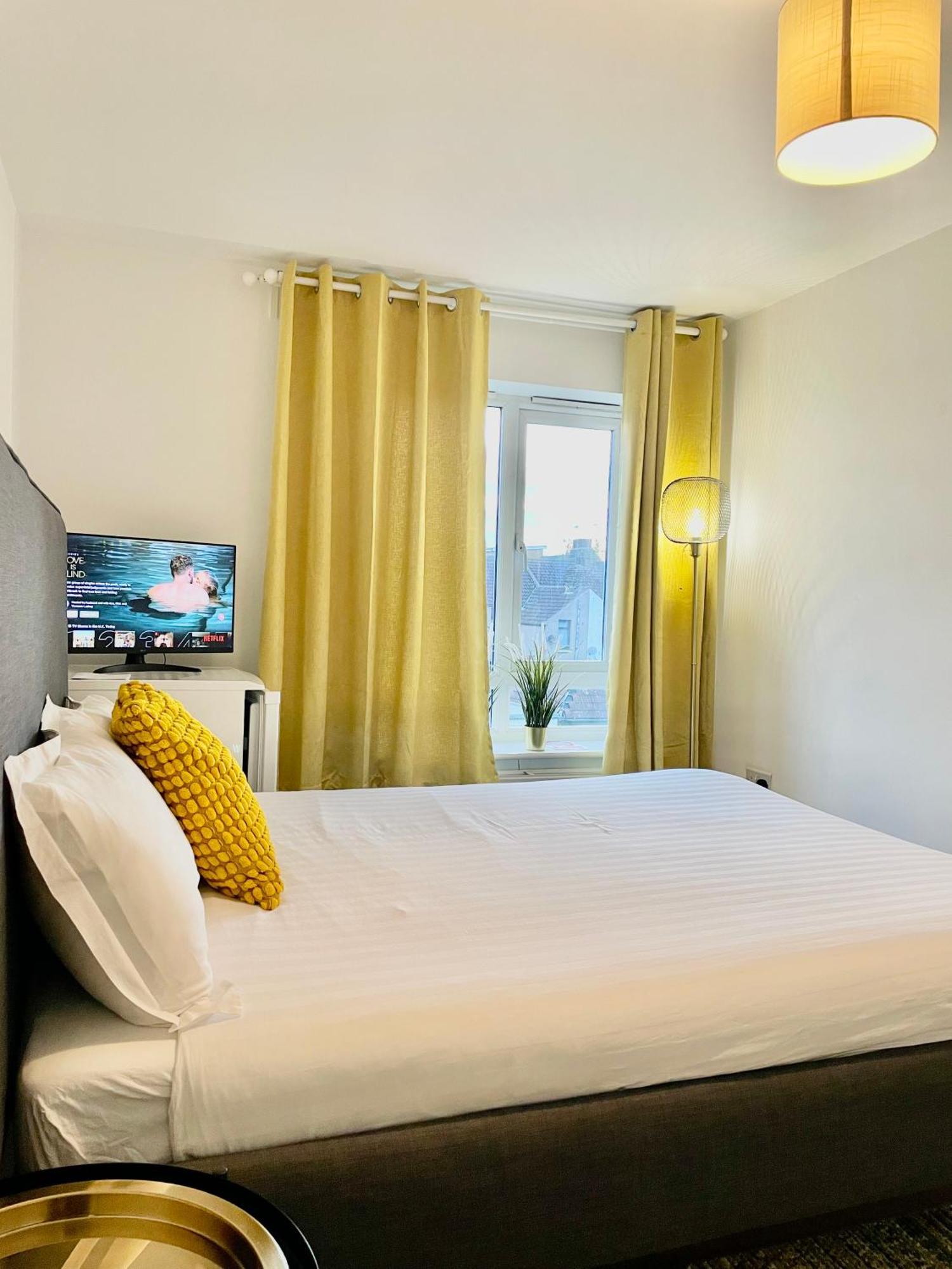 Luxury Rooms In Furnished Guests-Only House Free Wifi West Thurrock Grays المظهر الخارجي الصورة